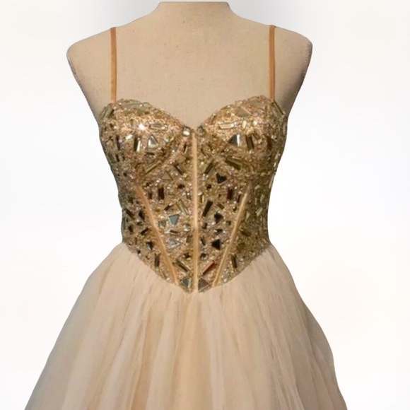 Dave & Johnny SZ 1/2 Stunning jeweled dress-boned corset top & full tulle skirt - Picture 7 of 7
